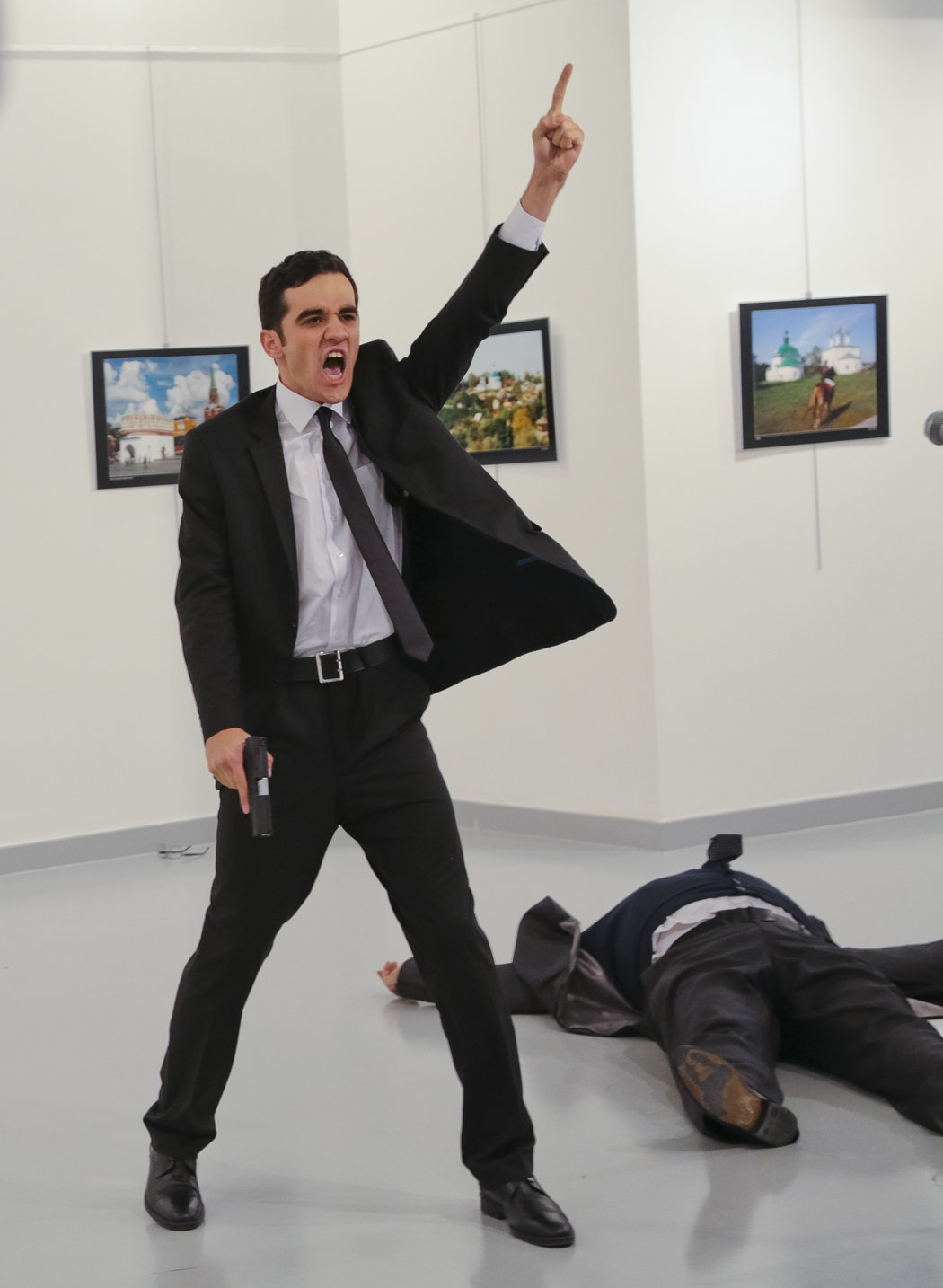 The assassination of the Russian ambassador to Turkey. Copyrighted Image. For informational use only. http://www.nytimes.com/interactive/2016/12/22/sunday-review/2016-year-in-pictures.html?_r=2 